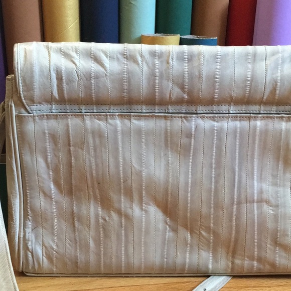 Original owner vintage 1980s white eel skin purse - Picture 5 of 8